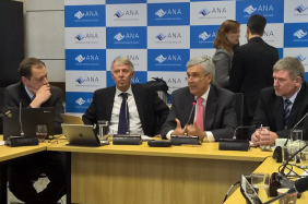 World Water Council President Benedito Braga (center), surrounded by Thematic Process Commission Chair Torkil Jønch Clausen and Vice-Chair Jorge Werneck-Lima, speaks during the Thematic Commissions and Coordination Groups joint meeting in Brasilia, Brazil, February 2017